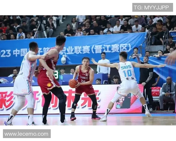 上海乒乓球队在联赛积分榜上以92分稳居第一名展现强大实力 上海乒乓球队在联赛积分榜上以92分稳居第一名展现强大实力